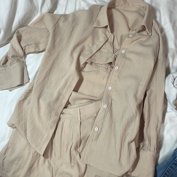 Set - Picture 2 of 2